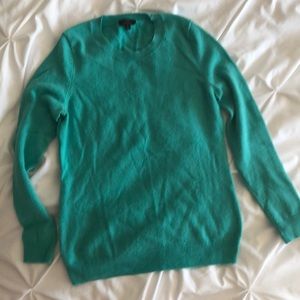 Green cashmere sweater